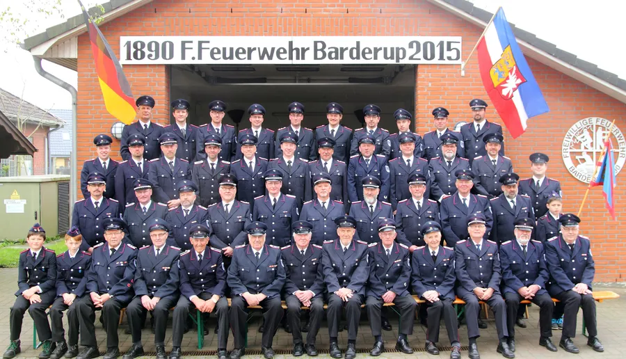 Gruppenfoto der FF Barderup zum 125-jährigen Jubiläum 2015